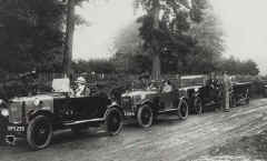 v2 car radios_01.JPG (54095 bytes)